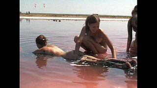 Abelina &amp;amp; ভ্যালেন্টিনা দেয় ধোয়া এখন