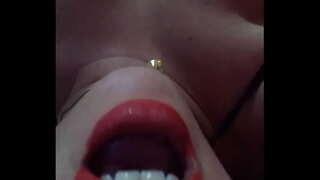 Девојка мастурбира